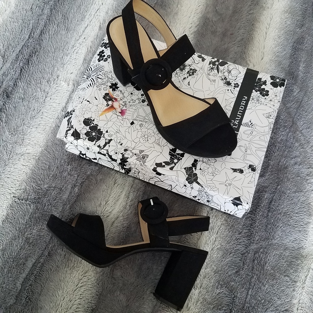 CL by Laundry Platform Sandals NWOT